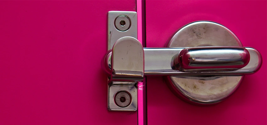 Childproof Gate Lock in Batavia