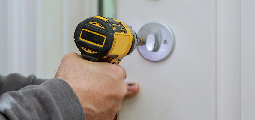 Street Locksmith For Smart Lock Repair in Batavia