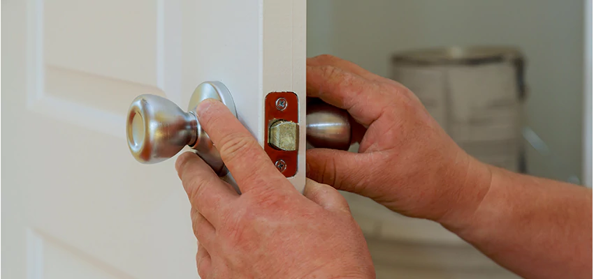 AAA Locksmiths For lock Replacement in Batavia